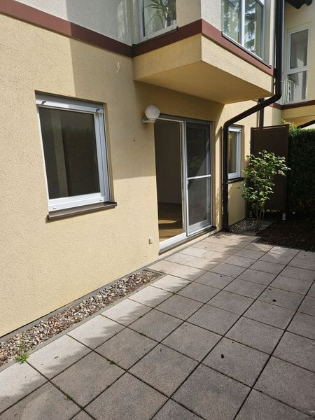 Schöne, ebenerdige 3 Raumwohnung mit Terrasse